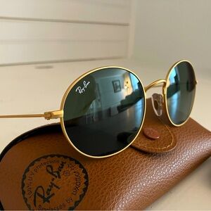 Ray Ban oval sunglasses - gold frame & dark green lenses.